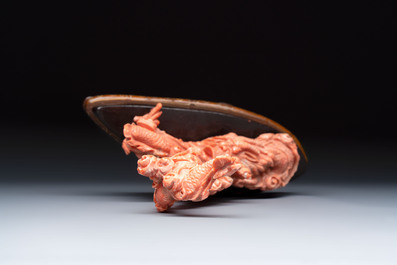 A Chinese carved red coral 'dragon' group, 19/20th C.