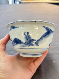 A Chinese blue and white 'crow cup' with figural design, Transitional period