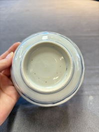 A Chinese blue and white 'crow cup' with figural design, Transitional period