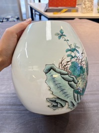 A Chinese famille verte 'bird among fruiting branches' vase and cover, Jiangxi Ciye Gongsi 江西瓷業公司 mark, Republic
