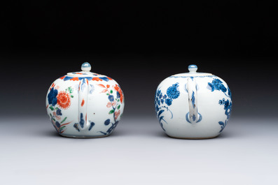 A Chinese verte-Imari teapot and a blue and white teapot with floral design, Kangxi