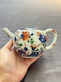 A Chinese verte-Imari teapot and a blue and white teapot with floral design, Kangxi
