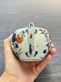 A Chinese verte-Imari teapot and a blue and white teapot with floral design, Kangxi