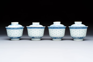Ten Chinese blue and white cups, seven covers and eight stands, 19/20th C.