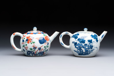 A Chinese verte-Imari teapot and a blue and white teapot with floral design, Kangxi