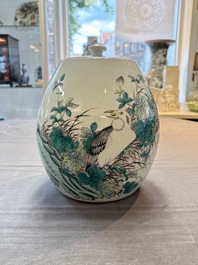 A Chinese famille verte 'bird among fruiting branches' vase and cover, Jiangxi Ciye Gongsi 江西瓷業公司 mark, Republic