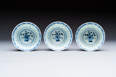 Ten Chinese blue and white cups, seven covers and eight stands, 19/20th C.