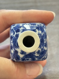A Chinese blue and white 'Sima Guang 司馬光' snuff bottle, Qianlong mark, 19th C.
