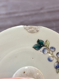 A Chinese famille verte 'bird among fruiting branches' vase and cover, Jiangxi Ciye Gongsi 江西瓷業公司 mark, Republic