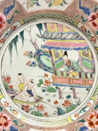 A Chinese famille rose plate with figural design, Yongzheng/Qianlong