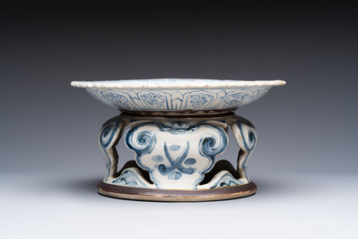 A rare Annamese or Vietnamese blue and white tazza with playing boys, 15/16th C.