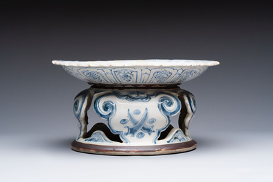 A rare Annamese or Vietnamese blue and white tazza with playing boys, 15/16th C.