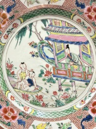 A pair of Chinese famille rose plates with figural design, Yongzheng/Qianlong