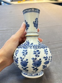 A Chinese blue and white hookah base with floral design, Kangxi