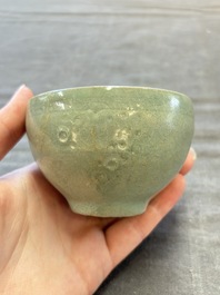 Two Korean celadon bowls with incised floral design, probably Goryeo/Joseon, 14/15th C.