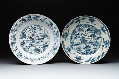 Four large Chinese Swatow blue and white dishes, Ming