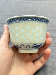 Ten Chinese blue and white cups, seven covers and eight stands, 19/20th C.