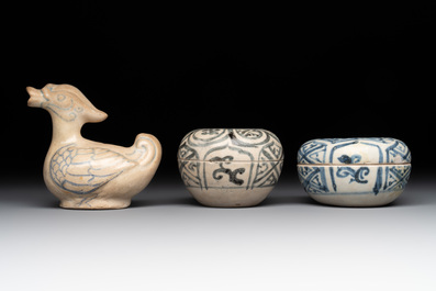 Seven Annamese or Vietnamese blue, white and polychrome wares, 16/17th C.