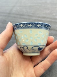 Ten Chinese blue and white cups, seven covers and eight stands, 19/20th C.