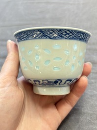 Ten Chinese blue and white cups, seven covers and eight stands, 19/20th C.
