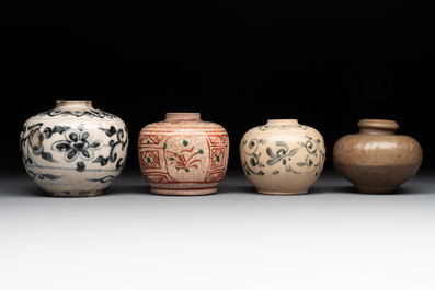 Seven Annamese or Vietnamese blue, white and polychrome wares, 16/17th C.