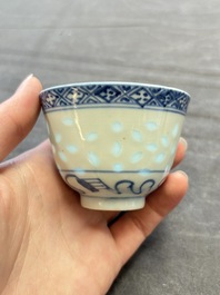 Ten Chinese blue and white cups, seven covers and eight stands, 19/20th C.