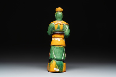 A Chinese sancai figure of Garuda, a cream-glazed vase and a pair of wucai jars, 19/20th C.