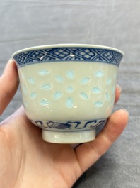Ten Chinese blue and white cups, seven covers and eight stands, 19/20th C.