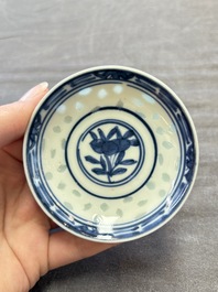 Ten Chinese blue and white cups, seven covers and eight stands, 19/20th C.
