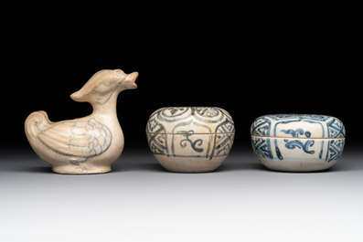 Seven Annamese or Vietnamese blue, white and polychrome wares, 16/17th C.