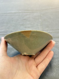 Two Korean celadon bowls with incised floral design, probably Goryeo/Joseon, 14/15th C.