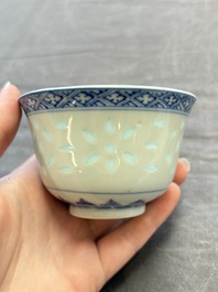 Ten Chinese blue and white cups, seven covers and eight stands, 19/20th C.