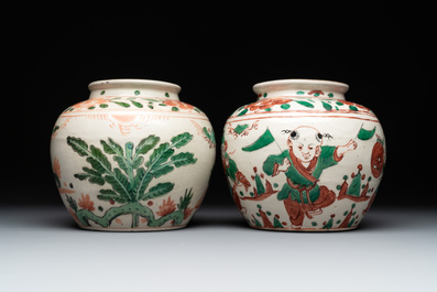 A Chinese sancai figure of Garuda, a cream-glazed vase and a pair of wucai jars, 19/20th C.
