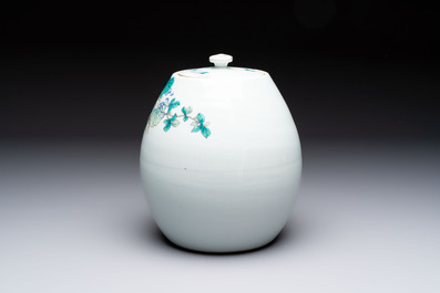 A Chinese famille verte 'bird among fruiting branches' vase and cover, Jiangxi Ciye Gongsi 江西瓷業公司 mark, Republic