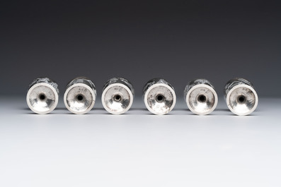 A Chinese silver tray and six gilt-silver cups, 19/20th C.