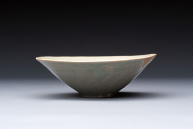 Two Korean celadon bowls with incised floral design, probably Goryeo/Joseon, 14/15th C.