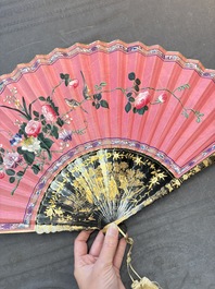 A Chinese Canton gilt-lacquered and painted paper fan with its original box, 19th C.