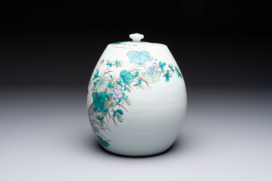 A Chinese famille verte 'bird among fruiting branches' vase and cover, Jiangxi Ciye Gongsi 江西瓷業公司 mark, Republic