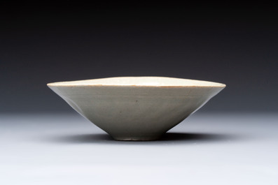 Two Korean celadon bowls with incised floral design, probably Goryeo/Joseon, 14/15th C.