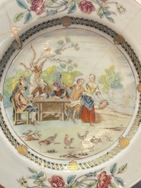 A Chinese famille rose 'card-players' plate, a pattipan and a grisaille saucer, Qianlong