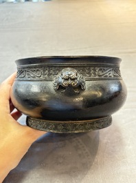A Chinese bronze censer with 'tianji' handles and kuilong design, Xuande mark, 18/19th C.