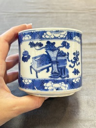 Two Chinese blue and white vases, a covered jar and a brush pot, Kangxi and later