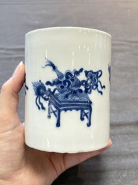 Two Chinese blue and white vases, a covered jar and a brush pot, Kangxi and later