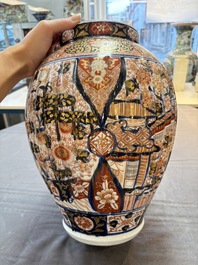 A large Japanese Imari vase and cover, Meiji, 19th C.