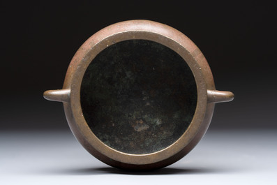 A Chinese bronze censer, Xuande mark, 19th C.