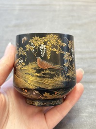 A fine Japanese Shibayama gilt-lacquer zitan cup, signed Dainippon Tokyo Seimusai 生霧齋 mark, Meiji, 19th C.