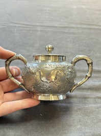 A Chinese silver three-piece tea service, marked Ye Li 業利, Canton, 19/20th C.