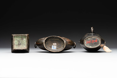 Three Chinese archaistic miniature bronze vases, Song/Yuan