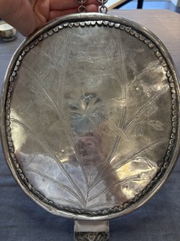 A Chinese silver-plated oval mirror, 19/20th C.