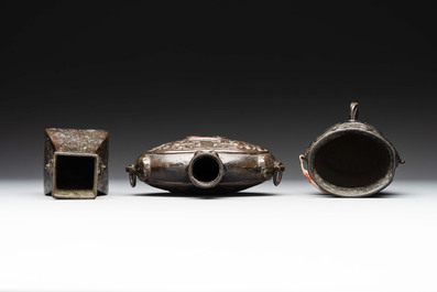 Three Chinese archaistic miniature bronze vases, Song/Yuan